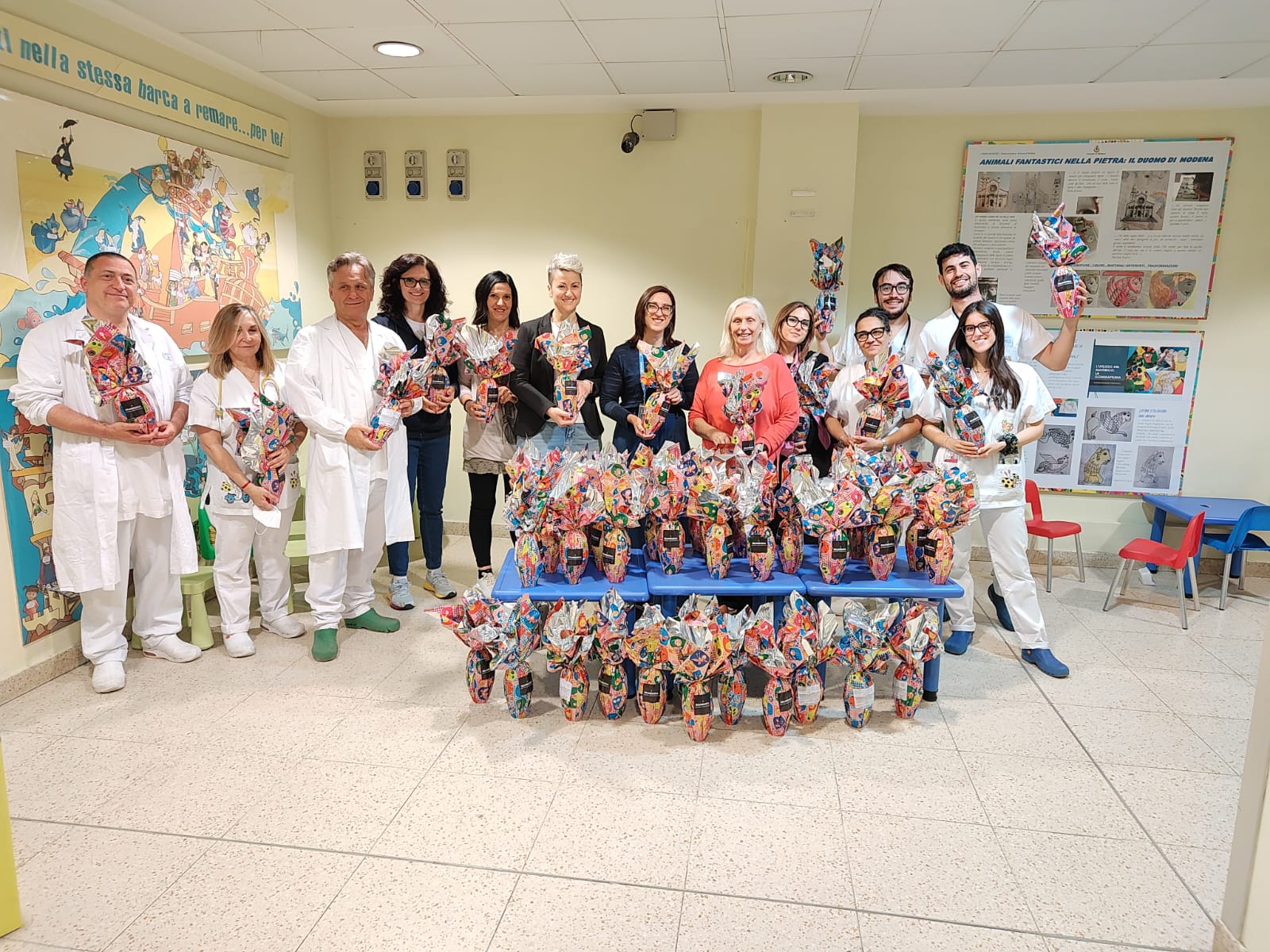 La consegna della donazione da parte di Grandemilia
