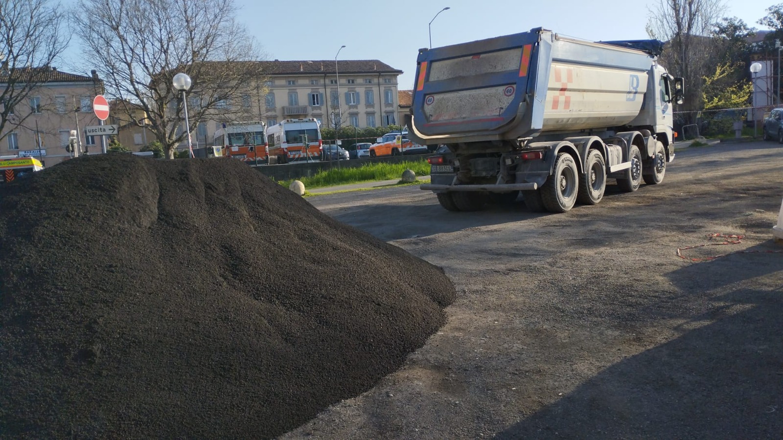 Policlinico, completati lavori di ripristino dell’area verde a fianco del COM: presto nuovi posti riservati ai pazienti