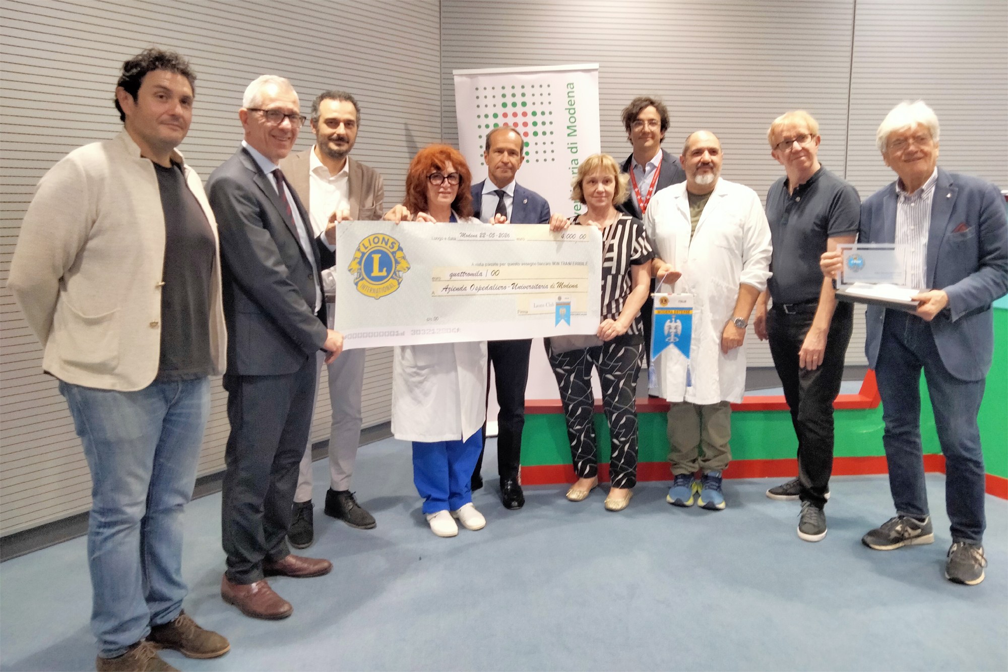 I donatori coi i professionisti dell'AOU di Modena