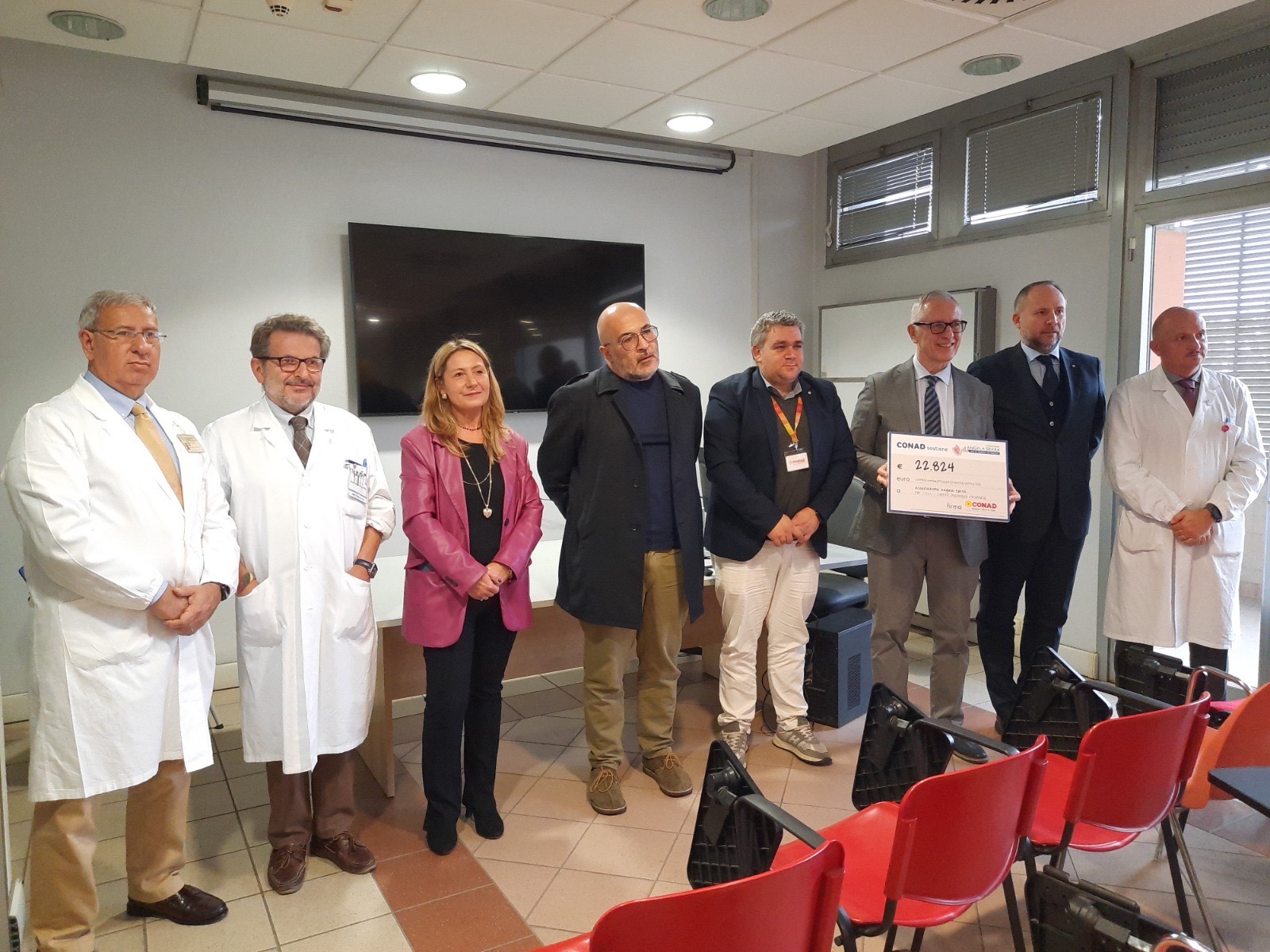 Conad Nord Ovest insieme all’Associazione Angela Serra: oltre 22 mila euro per la riqualificazione del Centro Oncologico Modenese