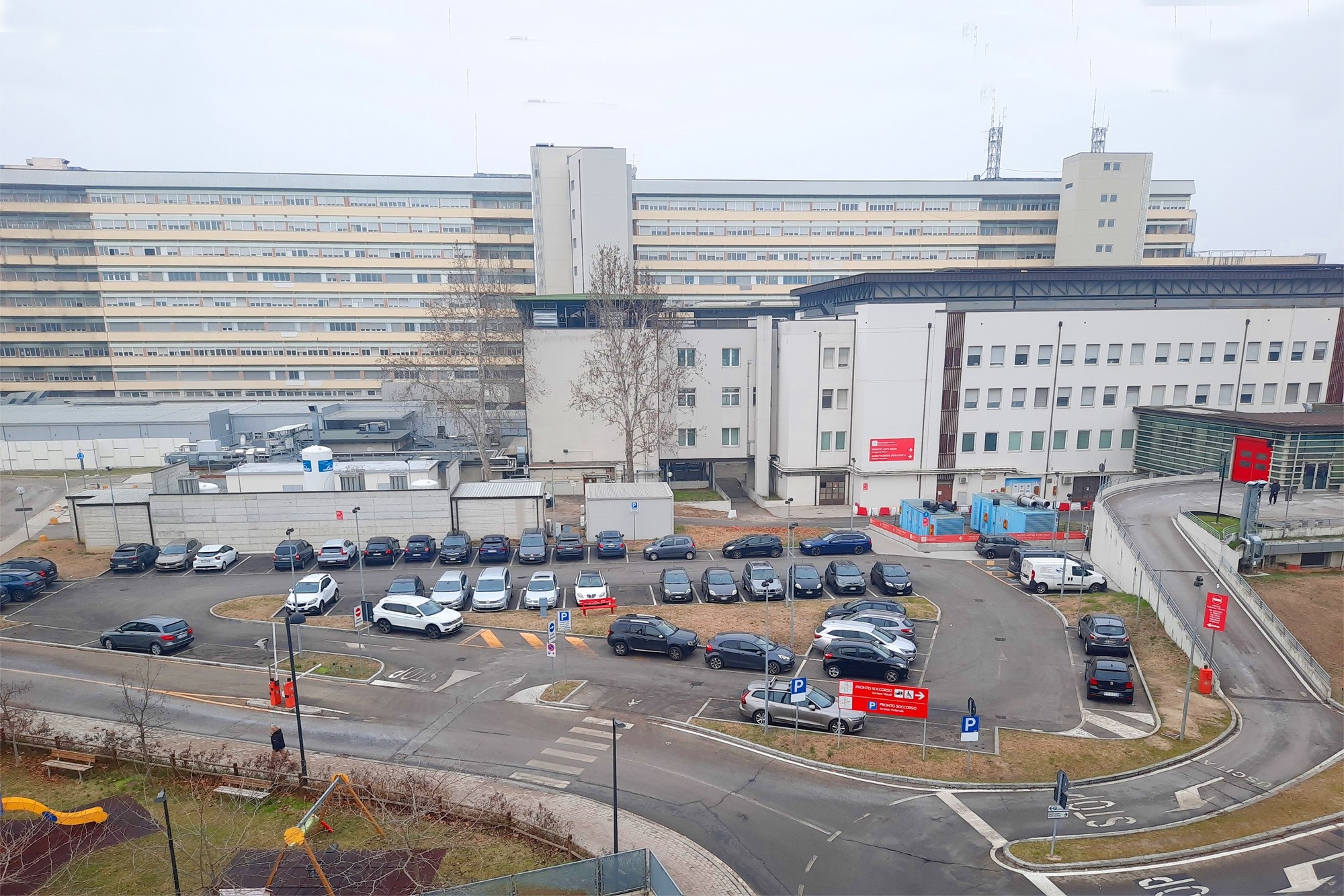 L'area del parcheggio del pronto soccorso del Policlinico di Modena interessata.