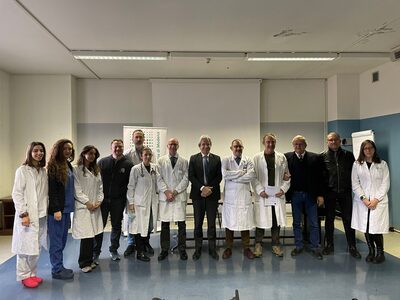 Il gruppo dei chirurghi col Direttore Generale, il prof. Morandi e il prof. Pietrangelo