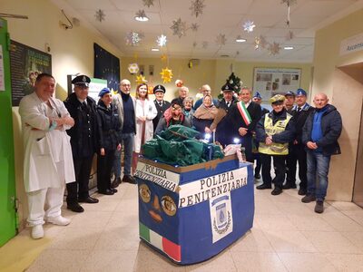 La delegazione di ANPPE e Polizia Penitenziaria al Policlinico di Modena
