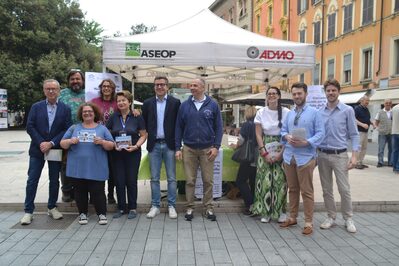 Un momento dell'evento in piazza Mazzini a Modena