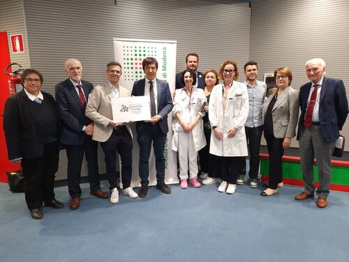 Il gruppo del progetto con le autorità