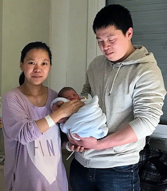Il piccolo Wang con la famiglia (Policlinico di Modena)
