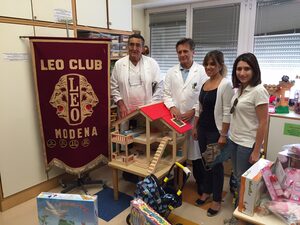 Il prof. Paolucci ed il prof. Iughetti, in compagnia di Dorella Cazzato, presidente Leo Club Modena e Roberta Tardugno, Delegato di Area Distretto Leo 108Tb.