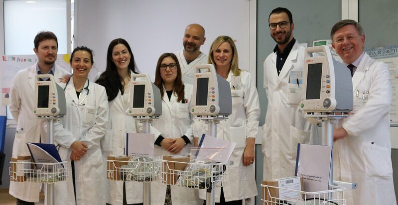 I medici del DH Oncologico (Roberta Depenni, Annalisa Guida, Angela Toss, Massimiliano Salati, Davide Cerioli, Marta Venturelli) col coordinatore infermieristico Andrea Berti e il Responsabile Gabriele Luppi