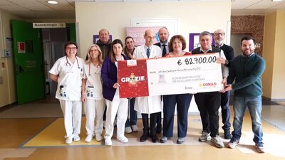 La consegna del maxi assegno