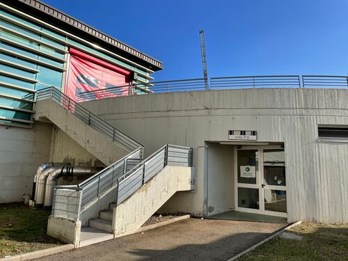 L'accesso alla sala di attesa ai piedi del Pronto Soccorso del Policlinico