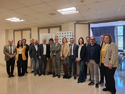 L'Il gruppo dei partecipanti alla conferenza stampa congiunta