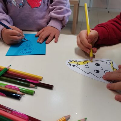 La Magia dei colori: i bambini portano gli auguri ai pazienti ricoverati in ospedale