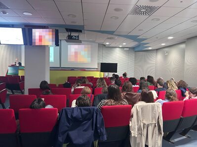 I discenti in Sala Vecchiati seguono l'intervento