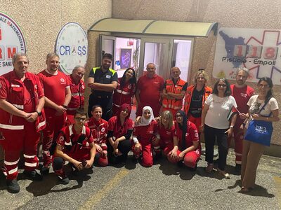 Il team che ha consentito il trasporto della bambina verso il Policlinico di Modena